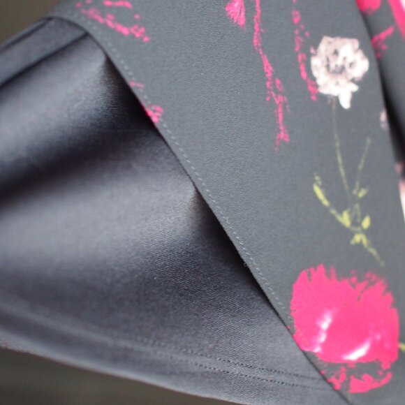 Le Château | NWT Chiffon Yoke Dress - Picture 6 of 9